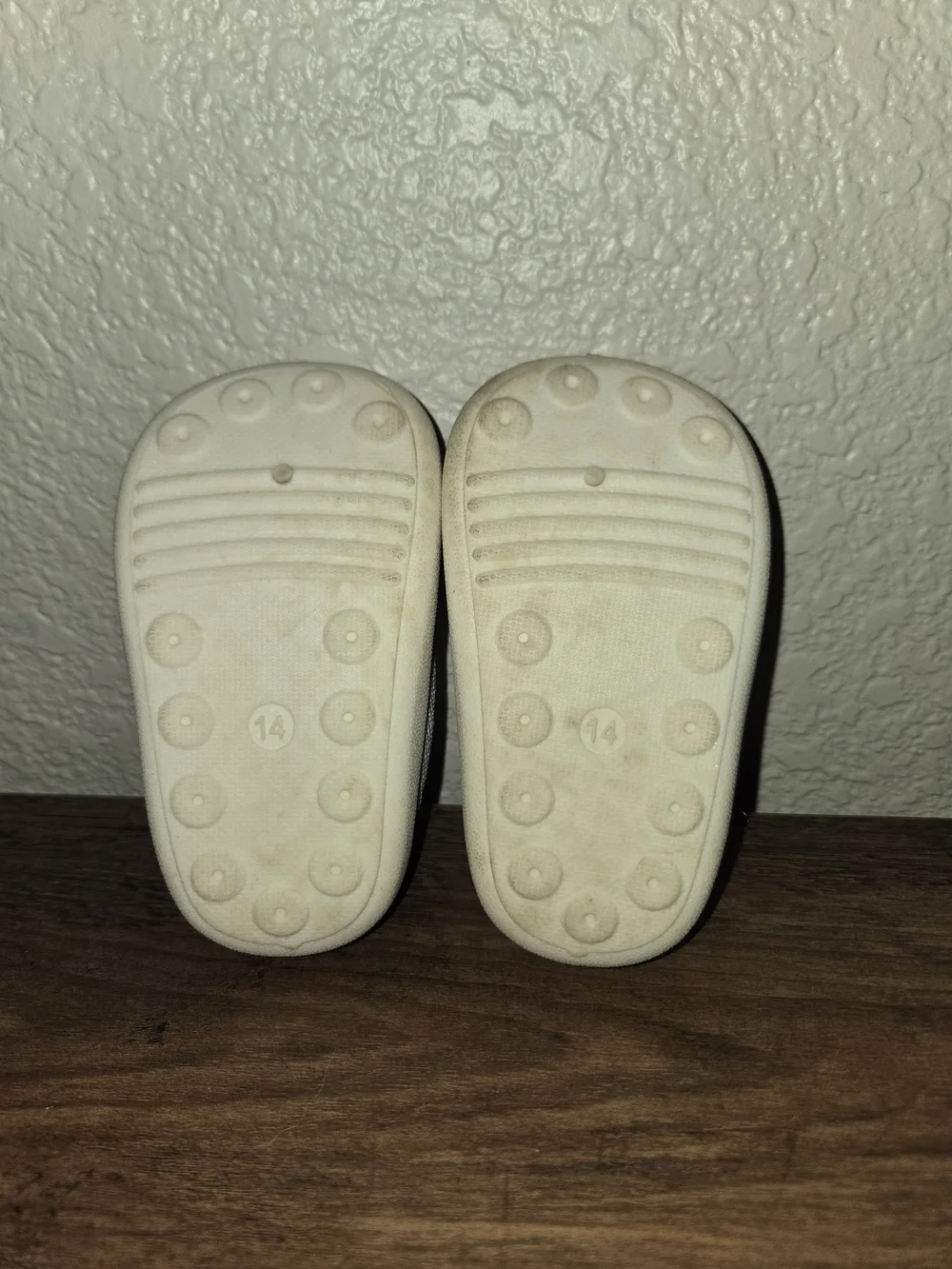 2 TINY FEET Baby Knit Slip-On Shoes in Light Gray, 6-12 Mos (US 4-4.5)